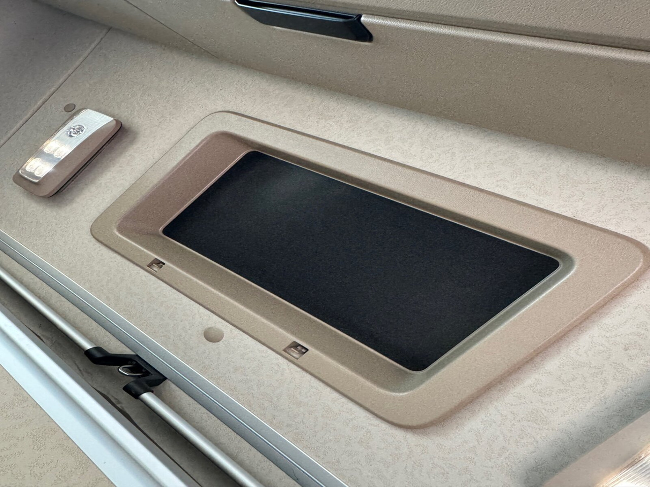 Tractor head Mercedes-Benz Actros 1848 LS 4x2 Actros 1848 LS 4x2, Vollumer ,Retarder: gambar 7 Tractor head Mercedes-Benz Actros 1848 LS 4x2 Actros 1848 LS 4x2, Vollumer ,Retarder: gambar 7