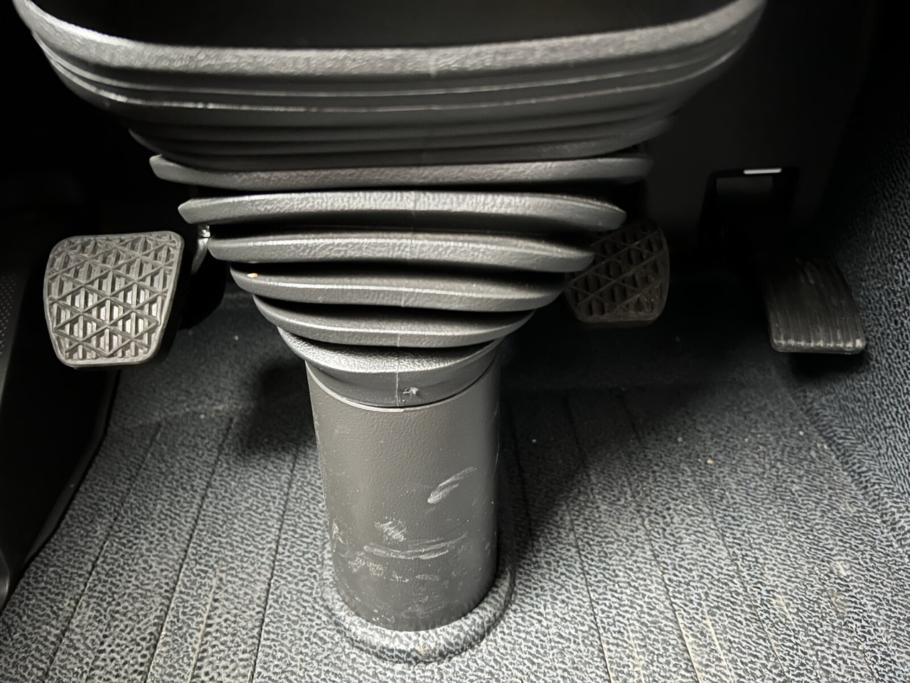 Mercedes-Benz Actros 2141 K 4x2 Actros 2141 K 4x2 - Tractor head: gambar 4 Mercedes-Benz Actros 2141 K 4x2 Actros 2141 K 4x2 - Tractor head: gambar 4