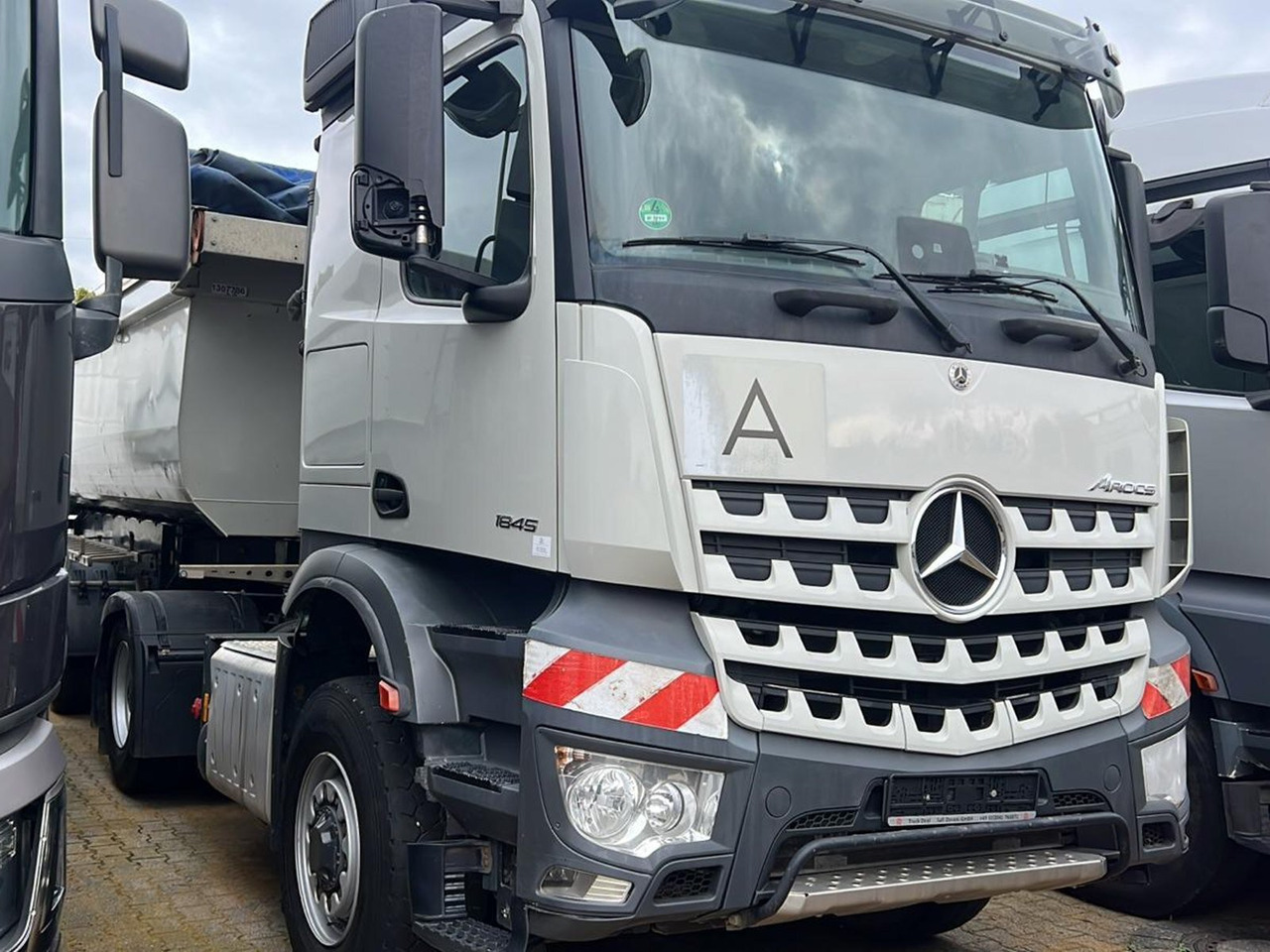 Mercedes-Benz Arocs 1845 LS 4x4 HAD Arocs 1845 LS 4x4 HAD - Tractor head: gambar 2 Mercedes-Benz Arocs 1845 LS 4x4 HAD Arocs 1845 LS 4x4 HAD - Tractor head: gambar 2