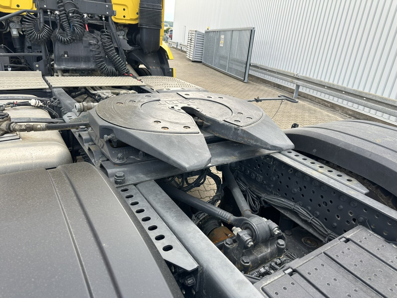 Mercedes-Benz Arocs 1851 LS 4x4 HAD Arocs 1851 LS 4x4 HAD, Hydraulik, Navi, MultimediaCockpit - Tractor head: gambar 2 Mercedes-Benz Arocs 1851 LS 4x4 HAD Arocs 1851 LS 4x4 HAD, Hydraulik, Navi, MultimediaCockpit - Tractor head: gambar 2