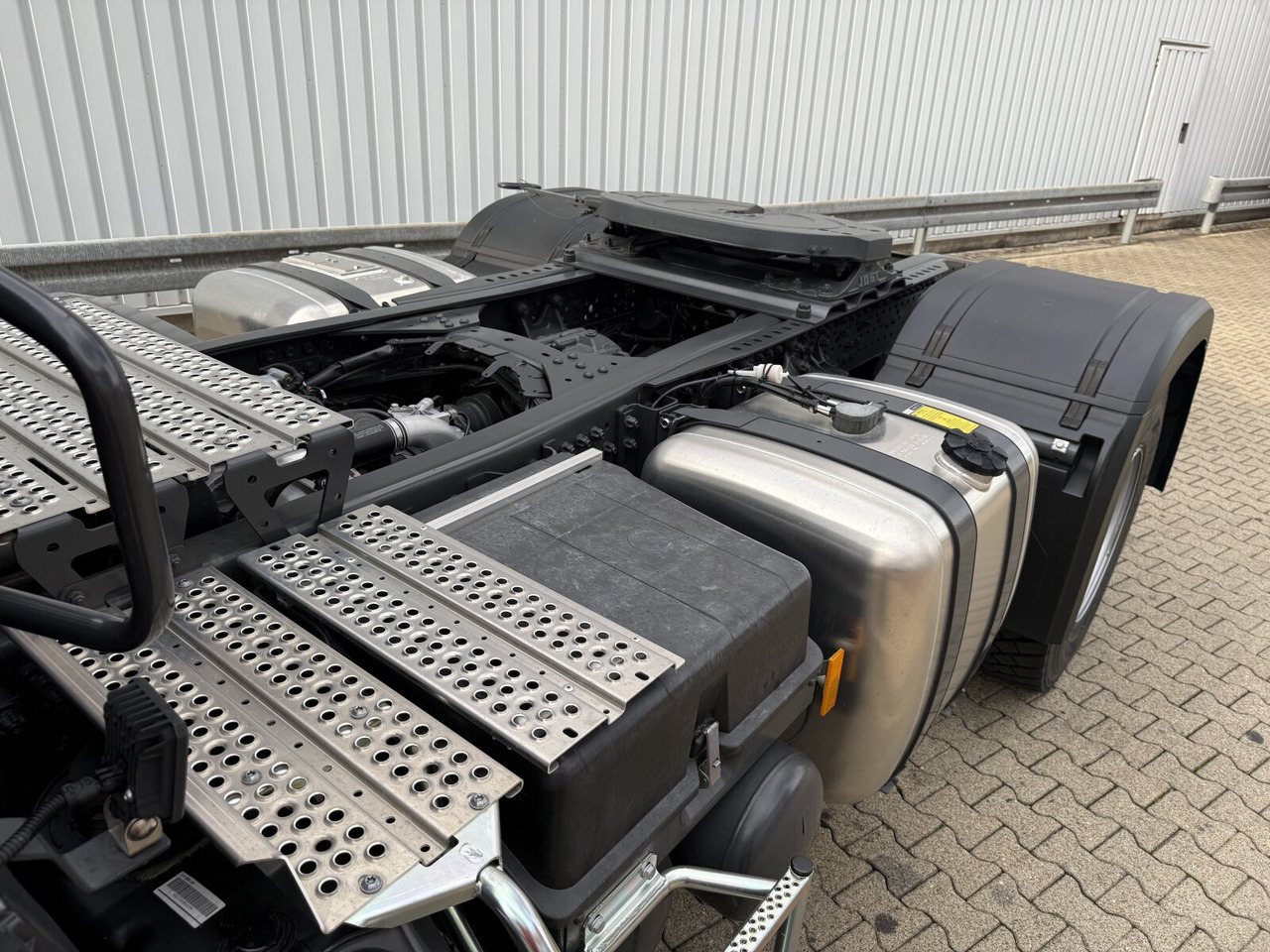 Mercedes-Benz Arocs 1853 AS 4x4 Arocs 1853 AS 4x4, Retarder, MultimediaCockpit, Navi - Tractor head: gambar 2 Mercedes-Benz Arocs 1853 AS 4x4 Arocs 1853 AS 4x4, Retarder, MultimediaCockpit, Navi - Tractor head: gambar 2