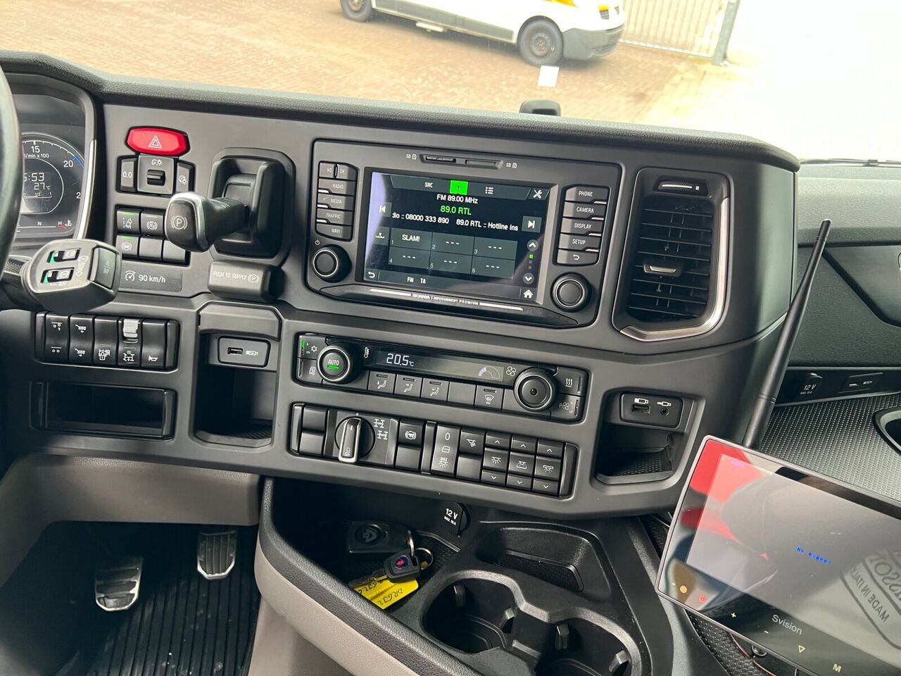 Scania R 580 6x4 R 580 6x4, V8-Motor, Kipphydraulik, Retarder, 66t - Tractor head: gambar 4 Scania R 580 6x4 R 580 6x4, V8-Motor, Kipphydraulik, Retarder, 66t - Tractor head: gambar 4