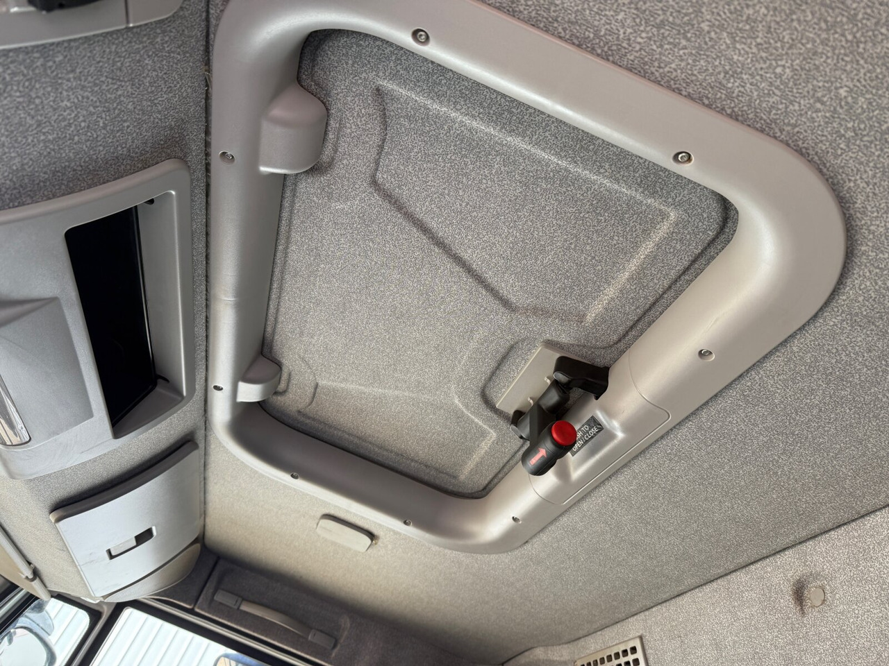 Hook lift Trakker AD260T41/P 6x4 Trakker AD260T41/P 6x4, EEV, VDL S-21-5200: gambar 7