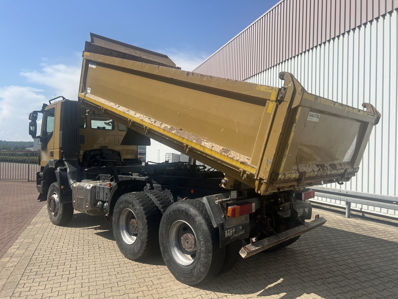 Trakker AD260T45W 6x6 Trakker AD260T45W 6x6 - Truk jungkit: gambar 4 Trakker AD260T45W 6x6 Trakker AD260T45W 6x6 - Truk jungkit: gambar 4