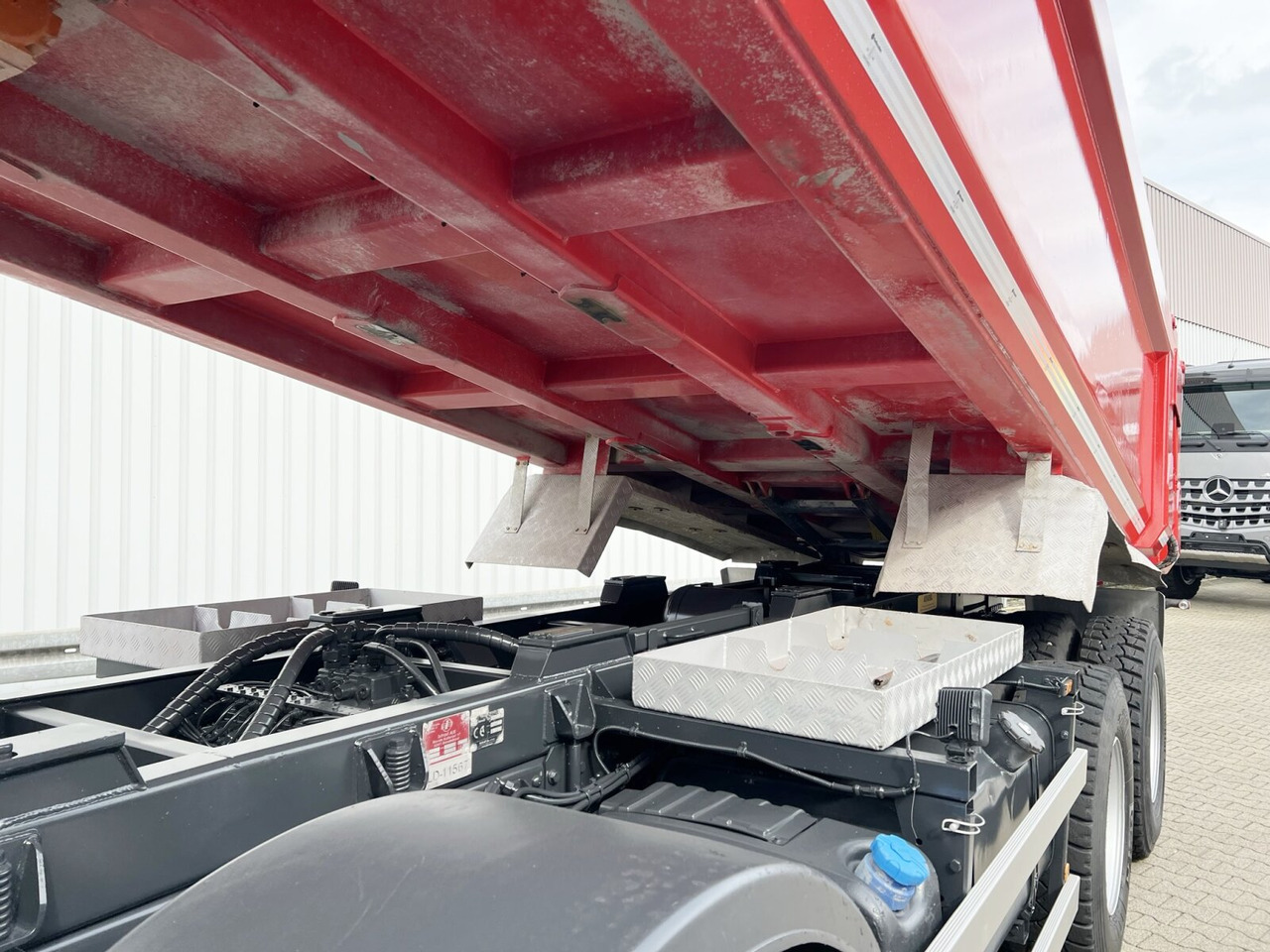 Trakker AD410T50 8x4 Trakker AD410T50 8x4, Stahlmulde ca. 16m³, hydr. Heckklappe - Truk jungkit: gambar 2 Trakker AD410T50 8x4 Trakker AD410T50 8x4, Stahlmulde ca. 16m³, hydr. Heckklappe - Truk jungkit: gambar 2