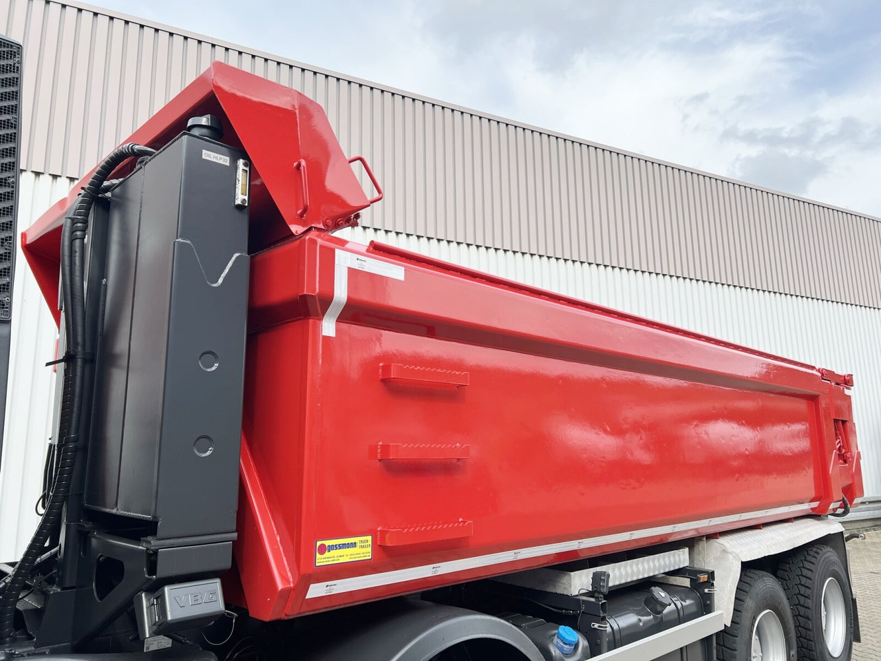 Trakker AD410T50 8x4 Trakker AD410T50 8x4, Stahlmulde ca. 16m³, hydr. Heckklappe - Truk jungkit: gambar 4 Trakker AD410T50 8x4 Trakker AD410T50 8x4, Stahlmulde ca. 16m³, hydr. Heckklappe - Truk jungkit: gambar 4