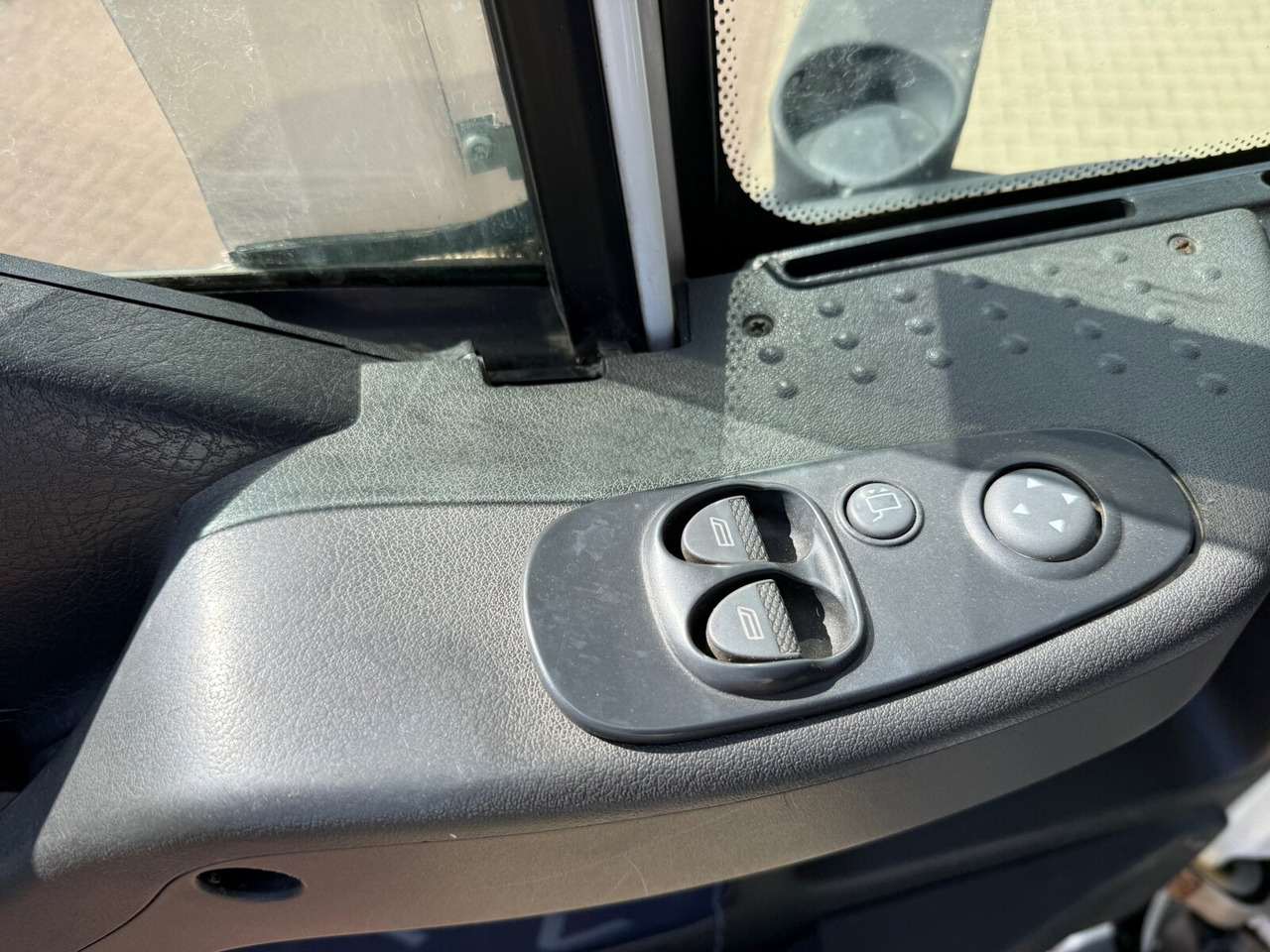 Trakker AT380T45/P 6x4 Trakker AT380T45/P 6x4, EEV - Hook lift: gambar 5 Trakker AT380T45/P 6x4 Trakker AT380T45/P 6x4, EEV - Hook lift: gambar 5