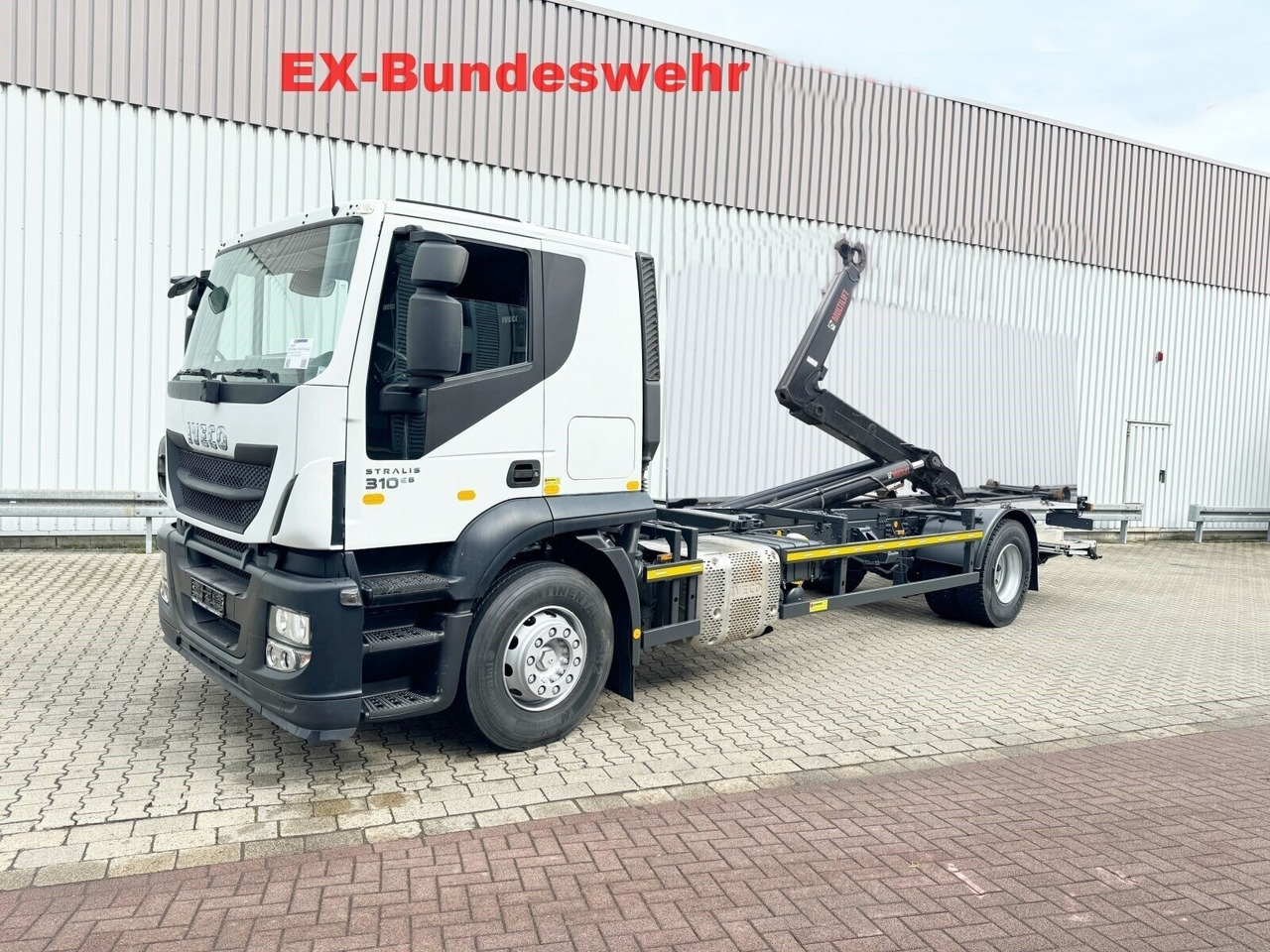 Iveco Stralis AT 190 S31FP-CM 4x2 Stralis AT 190 S31FP-CM 4x2, LBW BÄR, Ex-Bundeswehr - Truk: gambar 1 Iveco Stralis AT 190 S31FP-CM 4x2 Stralis AT 190 S31FP-CM 4x2, LBW BÄR, Ex-Bundeswehr - Truk: gambar 1