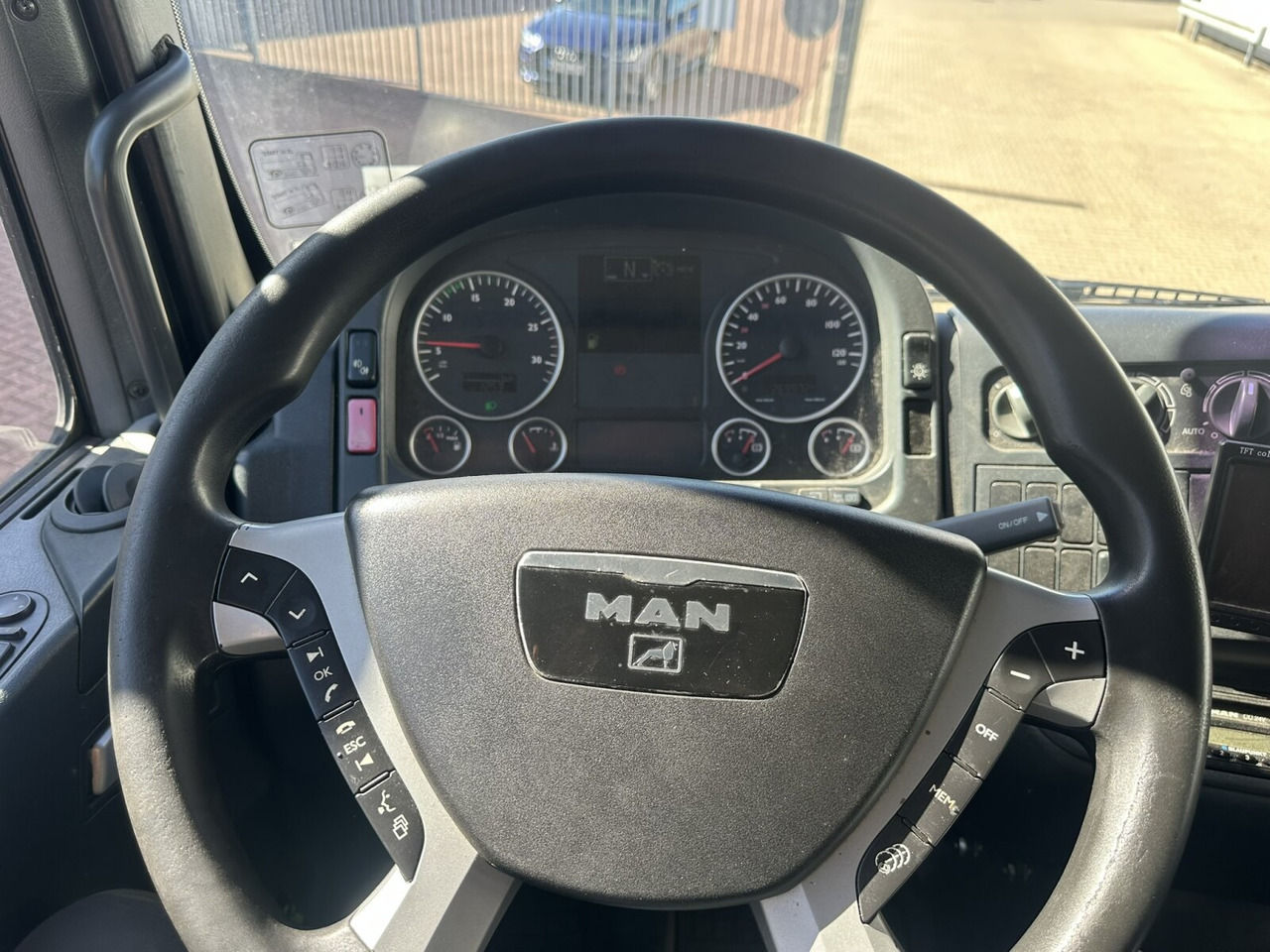 MAN TGA 18.360 LL 4x2 TGA 18.360 LL 4x2, Fahrschule - Truk: gambar 5 MAN TGA 18.360 LL 4x2 TGA 18.360 LL 4x2, Fahrschule - Truk: gambar 5