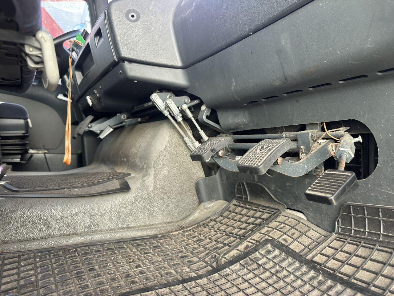 MAN TGA 18.360 LL 4x2 TGA 18.360 LL 4x2, Fahrschule - Truk: gambar 2 MAN TGA 18.360 LL 4x2 TGA 18.360 LL 4x2, Fahrschule - Truk: gambar 2