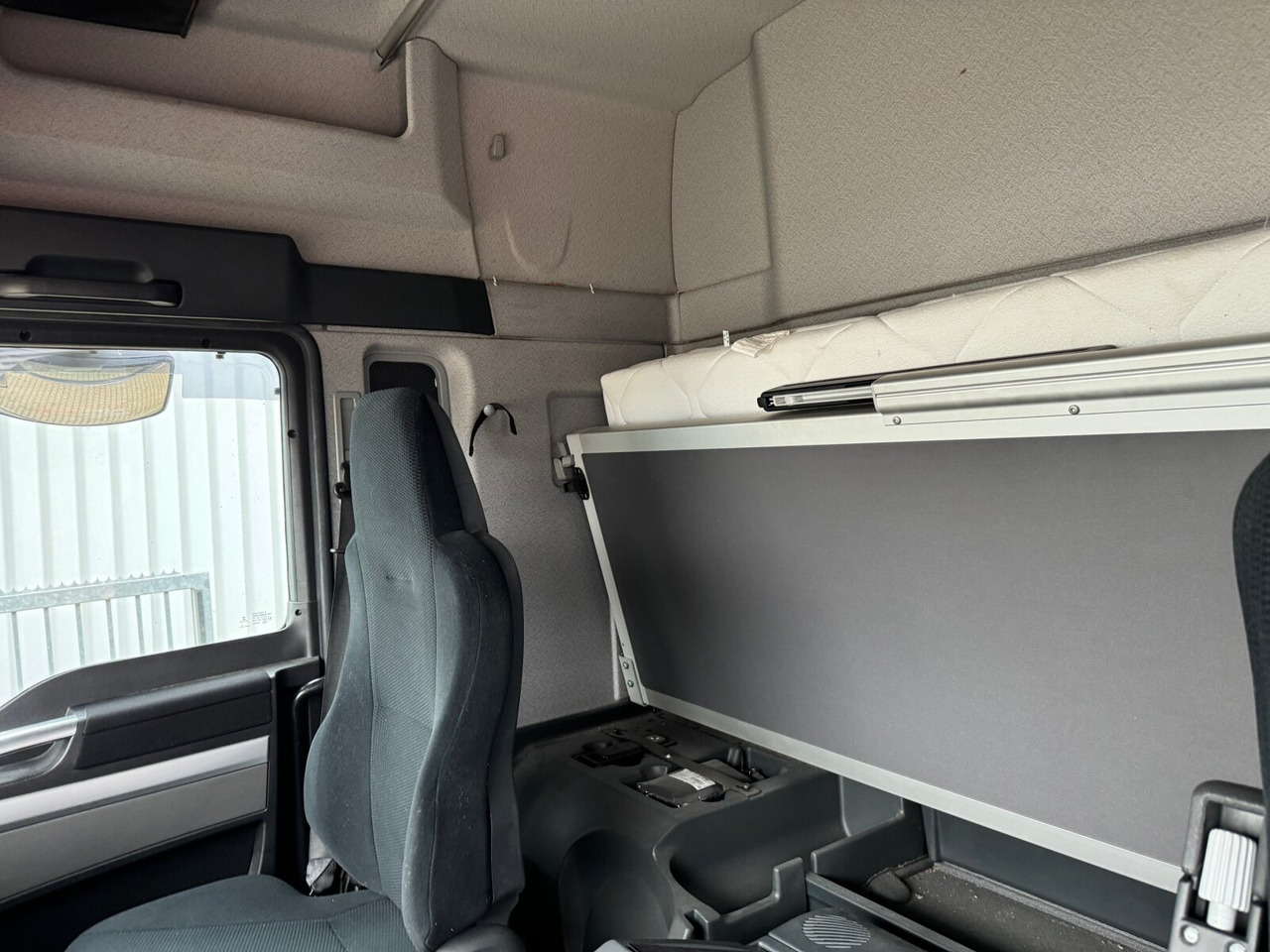 MAN TGX 18.360 4x2 LL TGX 18.360 4x2 LL, XLX-Fahrerhaus - Truk: gambar 5 MAN TGX 18.360 4x2 LL TGX 18.360 4x2 LL, XLX-Fahrerhaus - Truk: gambar 5