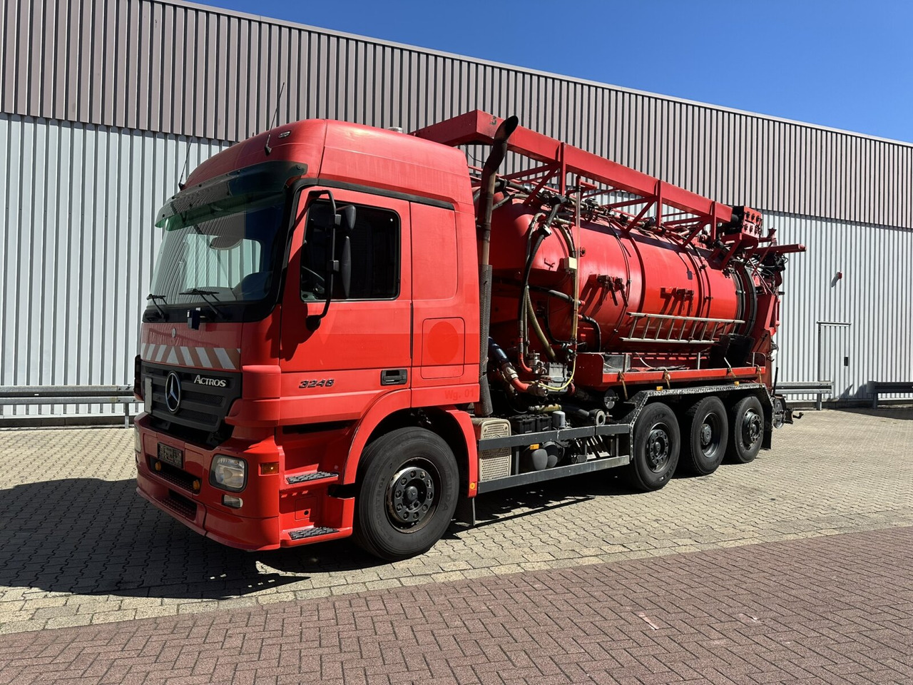 Mercedes-Benz Actros 3246 L 8x2 Actros 3246 L 8x2, Hellmers Saug- und Spülwagen ca. 15m³ - Truk: gambar 1 Mercedes-Benz Actros 3246 L 8x2 Actros 3246 L 8x2, Hellmers Saug- und Spülwagen ca. 15m³ - Truk: gambar 1
