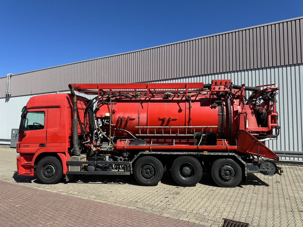 Truk Mercedes-Benz Actros 3246 L 8x2 Actros 3246 L 8x2, Hellmers Saug- und Spülwagen ca. 15m³: gambar 12