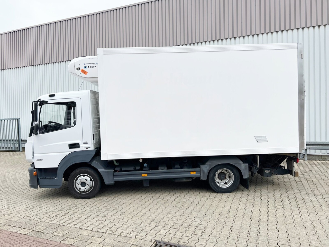 Mercedes-Benz Atego 816 L 4x2 Atego 816 L 4x2, Kühlkoffer, ThermoKing, LBW BÄR - Truk: gambar 5 Mercedes-Benz Atego 816 L 4x2 Atego 816 L 4x2, Kühlkoffer, ThermoKing, LBW BÄR - Truk: gambar 5