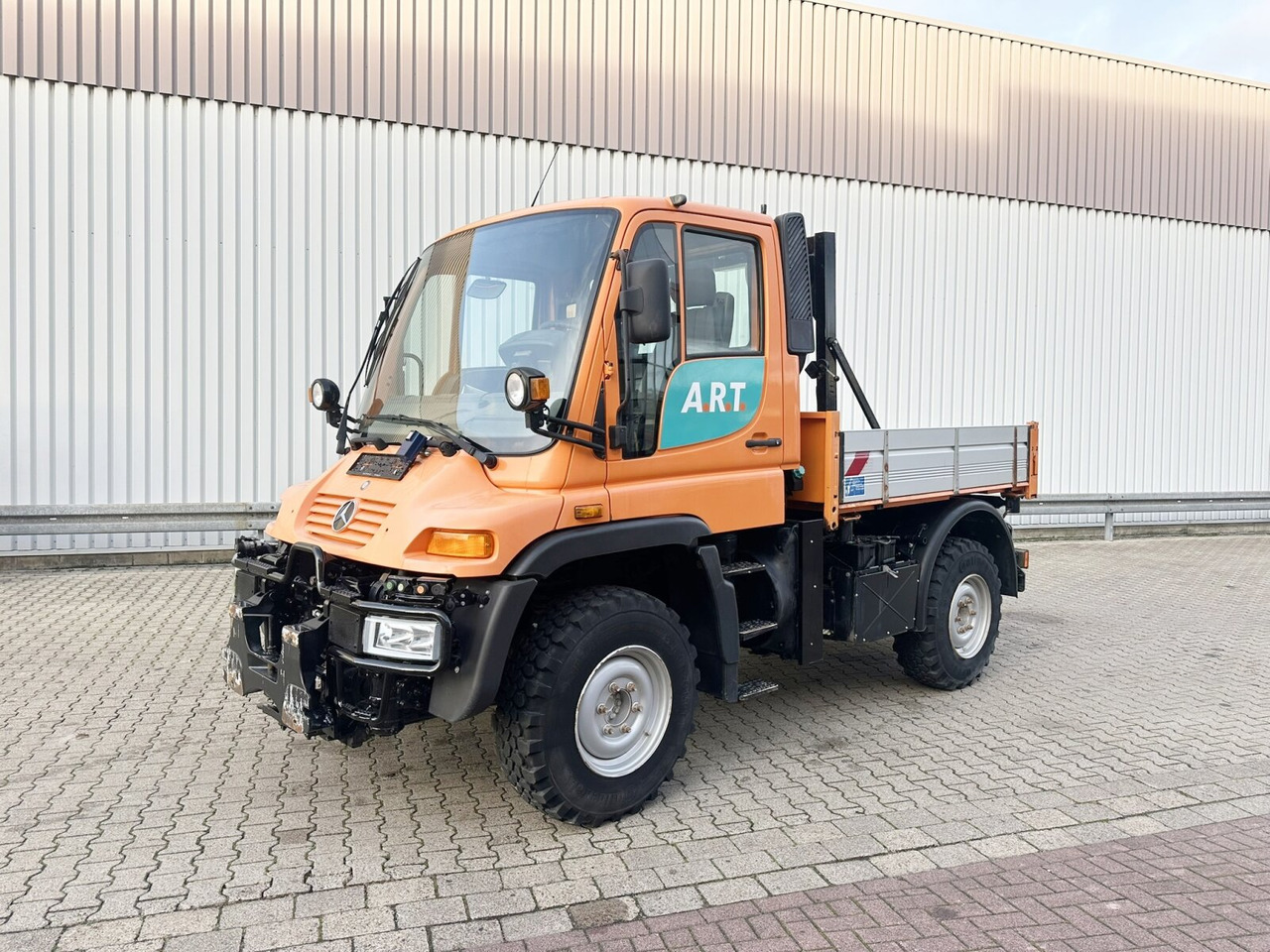 Unimog U300 405/10 4x4 U300 405/10 4x4, Kommunalhydraulik, Frontzapfwelle, Kipper - Van pengiriman: gambar 1 Unimog U300 405/10 4x4 U300 405/10 4x4, Kommunalhydraulik, Frontzapfwelle, Kipper - Van pengiriman: gambar 1