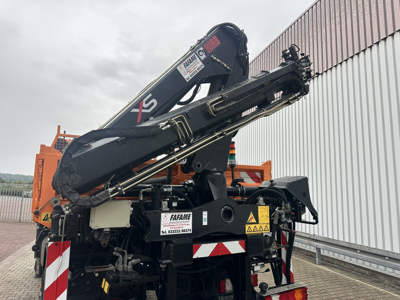 Unimog U500 4x4 U500 4x4 405/40 mit Heckkran Hiab 077-1 HiDuo, absattelbar, Funk - Van pengiriman: gambar 3 Unimog U500 4x4 U500 4x4 405/40 mit Heckkran Hiab 077-1 HiDuo, absattelbar, Funk - Van pengiriman: gambar 3