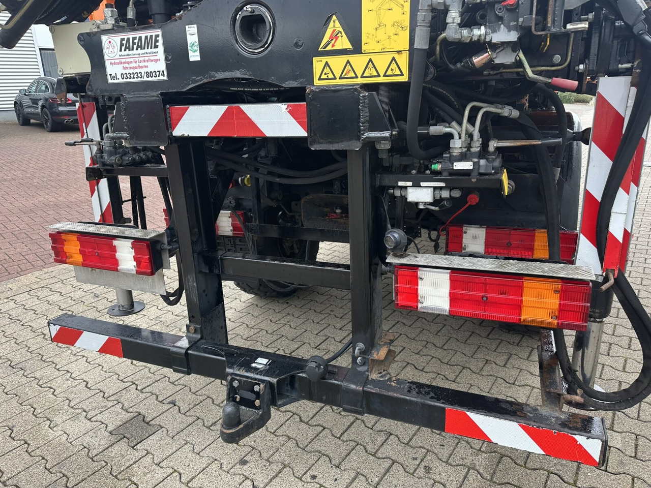 Unimog U500 4x4 U500 4x4 405/40 mit Heckkran Hiab 077-1 HiDuo, absattelbar, Funk - Van pengiriman: gambar 2 Unimog U500 4x4 U500 4x4 405/40 mit Heckkran Hiab 077-1 HiDuo, absattelbar, Funk - Van pengiriman: gambar 2