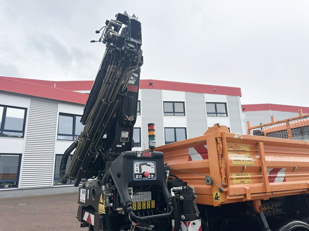 Leasing Unimog U500 4x4 U500 4x4 405/40 mit Heckkran Hiab 077-1 HiDuo, absattelbar, Funk Unimog U500 4x4 U500 4x4 405/40 mit Heckkran Hiab 077-1 HiDuo, absattelbar, Funk: gambar 7 Leasing Unimog U500 4x4 U500 4x4 405/40 mit Heckkran Hiab 077-1 HiDuo, absattelbar, Funk Unimog U500 4x4 U500 4x4 405/40 mit Heckkran Hiab 077-1 HiDuo, absattelbar, Funk: gambar 7