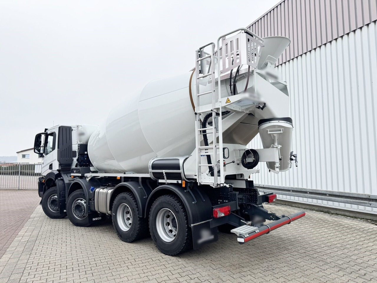 X-Way AD360X42BZ 8x4 X-Way AD360X42BZ 8x4, Karrena 9/10m³ - Truk pengaduk beton: gambar 4 X-Way AD360X42BZ 8x4 X-Way AD360X42BZ 8x4, Karrena 9/10m³ - Truk pengaduk beton: gambar 4