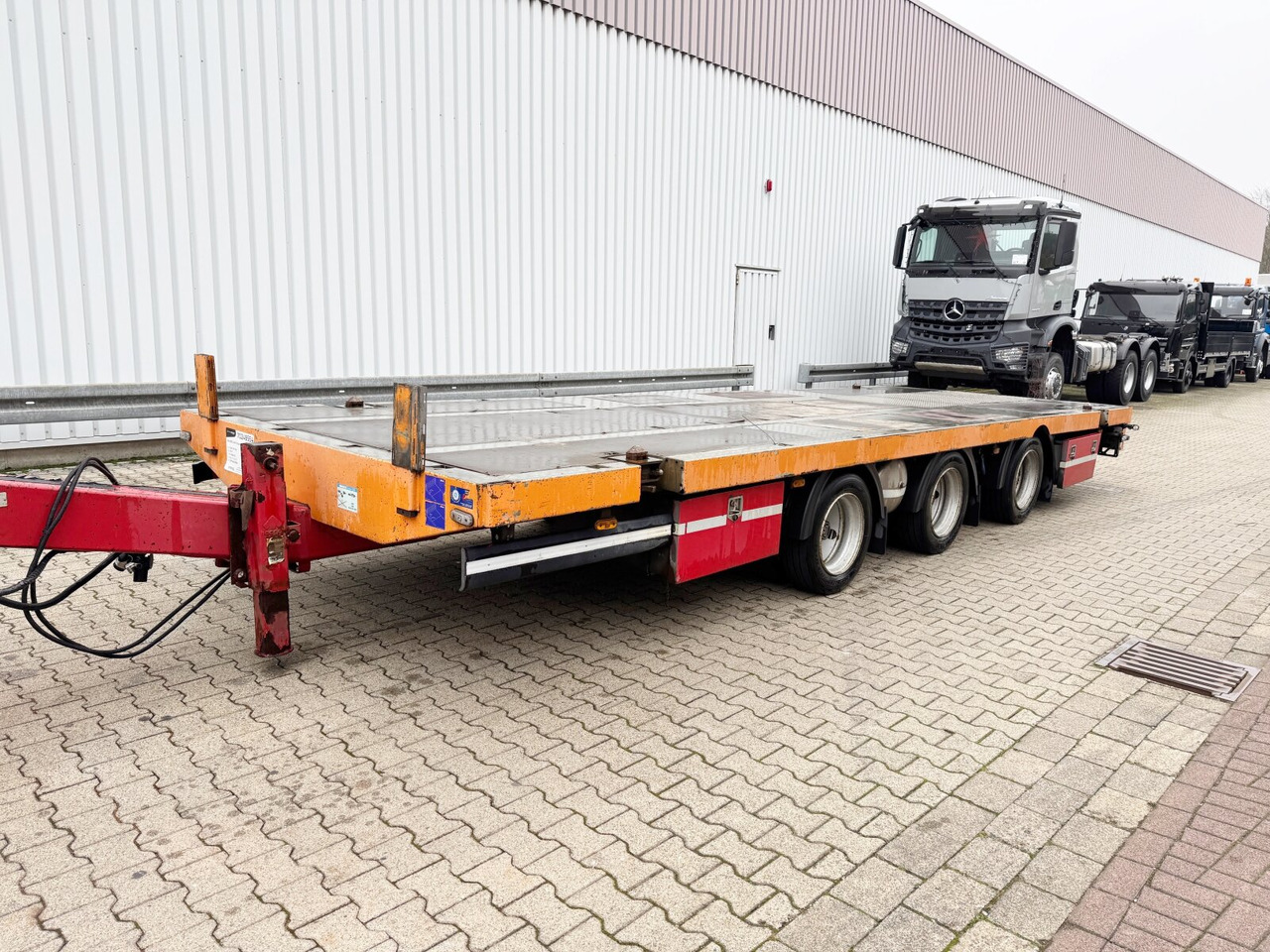 ZHP 24-32 RUFA ZHP 24-32, TwistLock-Verriegelungen, Verzinkt - Trailer flatbed: gambar 1 ZHP 24-32 RUFA ZHP 24-32, TwistLock-Verriegelungen, Verzinkt - Trailer flatbed: gambar 1