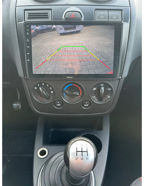 Hatchback Ford Fiesta TDCi 1.4 + AIRCO + CARPLAY + REAR CAMERA + 194.511 KM: gambar 10