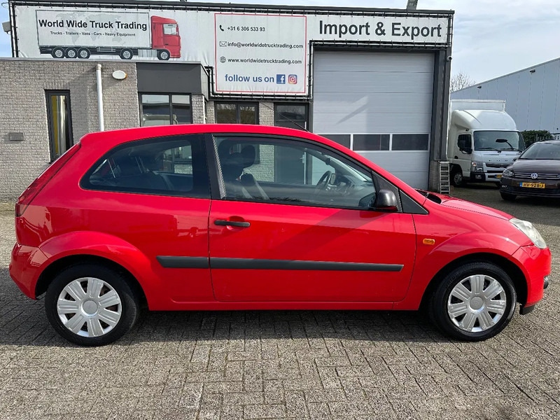 Hatchback Ford Fiesta TDCi 1.4 + AIRCO + CARPLAY + REAR CAMERA + 194.511 KM: gambar 6