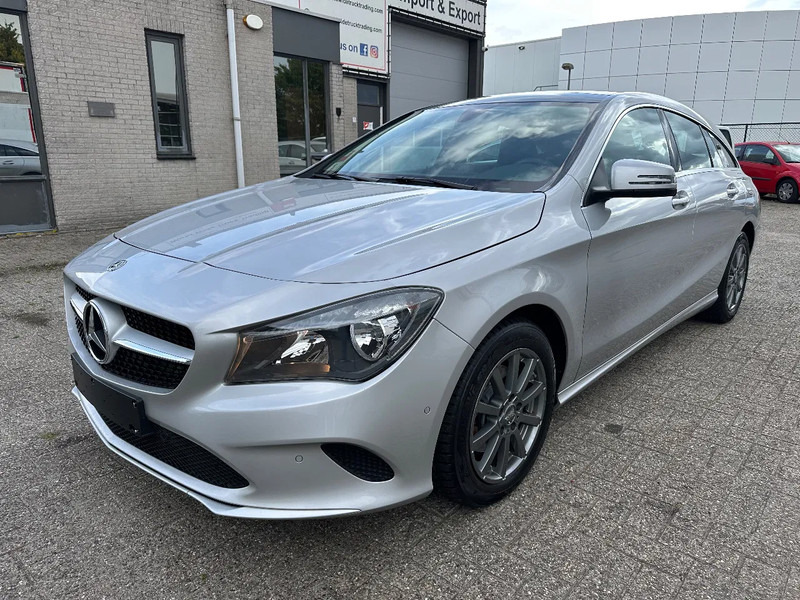 Mercedes-Benz CLA-Klasse 200 D - SHOOTING BRAKE + SUNROOF + NAVI - Mobil: gambar 1 Mercedes-Benz CLA-Klasse 200 D - SHOOTING BRAKE + SUNROOF + NAVI - Mobil: gambar 1