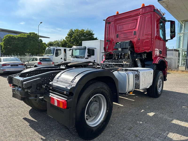 Mercedes-Benz Arocs 1824 4x4 ALLROAD + KIPPER HYDRAULIC + 334.231 KM + SPRING / SPRING + EURO 6 - Tractor head: gambar 4 Mercedes-Benz Arocs 1824 4x4 ALLROAD + KIPPER HYDRAULIC + 334.231 KM + SPRING / SPRING + EURO 6 - Tractor head: gambar 4