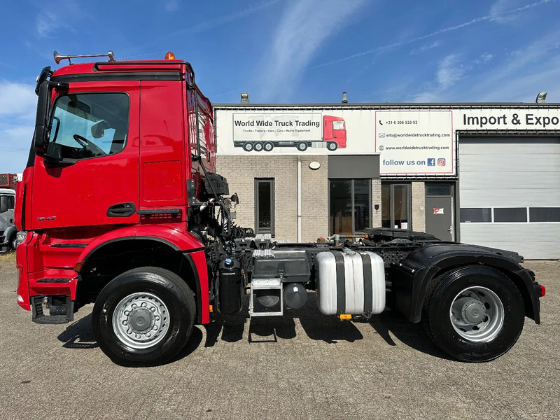 Mercedes-Benz Arocs 1824 4x4 ALLROAD + KIPPER HYDRAULIC + 334.231 KM + SPRING / SPRING + EURO 6 - Tractor head: gambar 2 Mercedes-Benz Arocs 1824 4x4 ALLROAD + KIPPER HYDRAULIC + 334.231 KM + SPRING / SPRING + EURO 6 - Tractor head: gambar 2