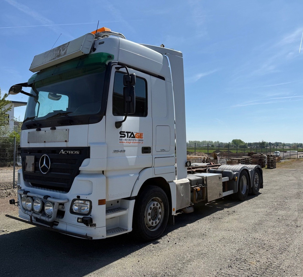 MERCEDES-BENZ Actros 2548L - Truk sasis: gambar 2 MERCEDES-BENZ Actros 2548L - Truk sasis: gambar 2