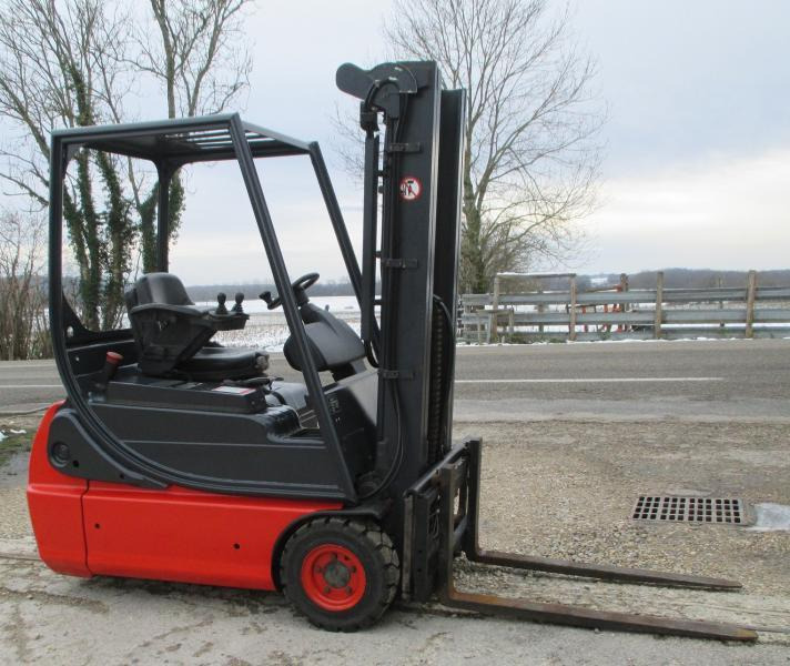 Fenwick E16C-02 - Forklift listrik: gambar 2 Fenwick E16C-02 - Forklift listrik: gambar 2
