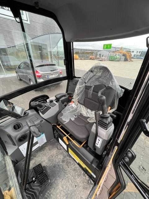 Ekskavator mini CAT 301.8: gambar 18