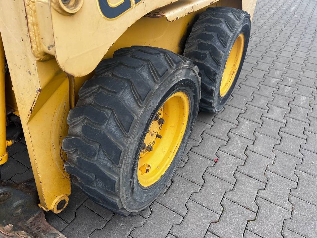 Gehl 3840 E - Skid steer: gambar 4 Gehl 3840 E - Skid steer: gambar 4