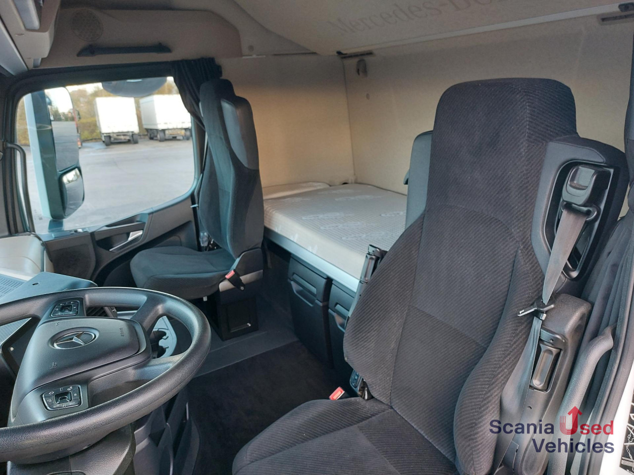 MERCEDES-BENZ 1845L Edscha - NUR KOMPLETT m. ANH.!!! - Truk dengan terpal samping: gambar 5 MERCEDES-BENZ 1845L Edscha - NUR KOMPLETT m. ANH.!!! - Truk dengan terpal samping: gambar 5