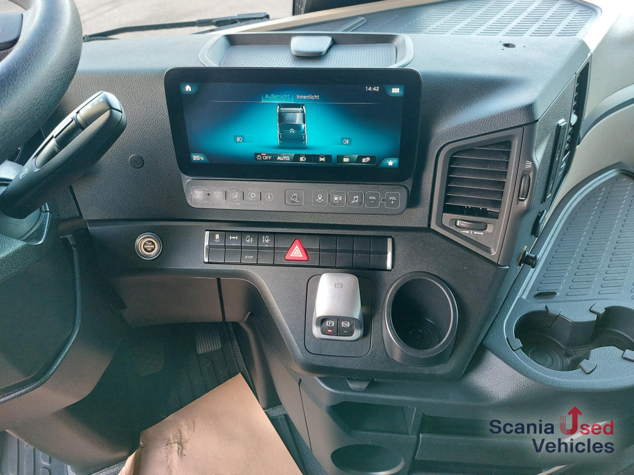 MERCEDES-BENZ 1845L Edscha - NUR KOMPLETT m. ANH.!!! - Truk dengan terpal samping: gambar 3 MERCEDES-BENZ 1845L Edscha - NUR KOMPLETT m. ANH.!!! - Truk dengan terpal samping: gambar 3