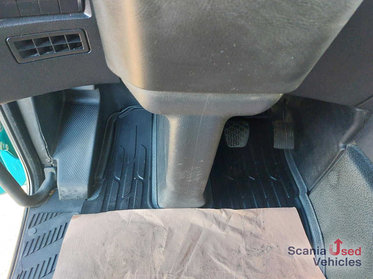 MERCEDES-BENZ Arocs 4142K Abroll Kipper HIAB XR26S51 / AP-Achsen - Truk jungkit: gambar 3 MERCEDES-BENZ Arocs 4142K Abroll Kipper HIAB XR26S51 / AP-Achsen - Truk jungkit: gambar 3