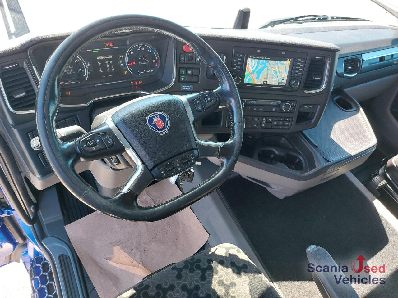 SCANIA R 450 B6x2*4NB mit Kran Palfinger PK 13.501K - Truk derek, Truk flatbed: gambar 2 SCANIA R 450 B6x2*4NB mit Kran Palfinger PK 13.501K - Truk derek, Truk flatbed: gambar 2