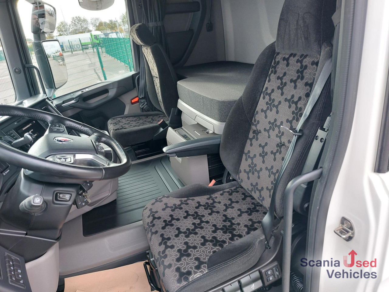 SCANIA R 460 A4x2NA, SUPER, NAVI, Standklima - Tractor head: gambar 4 SCANIA R 460 A4x2NA, SUPER, NAVI, Standklima - Tractor head: gambar 4