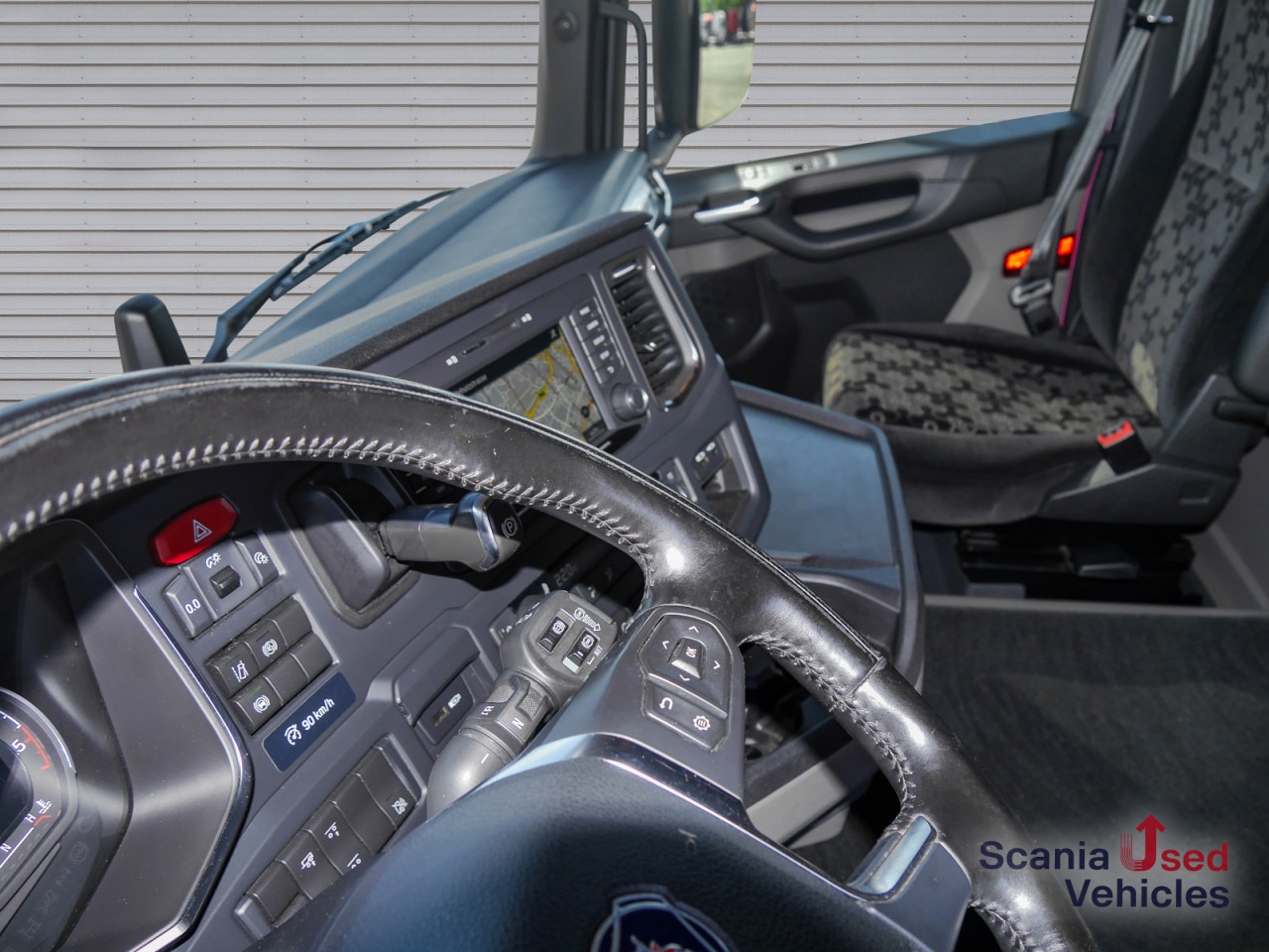 SCANIA R 410 B6x2*4NB - Pritsche / Plane / Hecktüren - - Truk dengan terpal samping: gambar 4 SCANIA R 410 B6x2*4NB - Pritsche / Plane / Hecktüren - - Truk dengan terpal samping: gambar 4