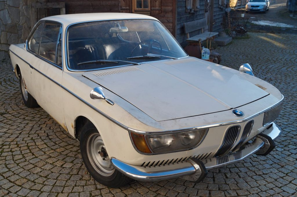 BMW 2000 CS - Mobil: gambar 1 BMW 2000 CS - Mobil: gambar 1