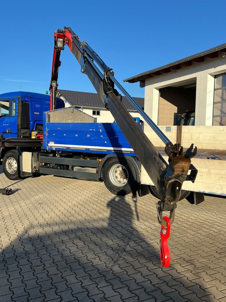 MAN TGS 26.320 Pritsche mit Kran Palfinger PK12002 - Truk flatbed, Truk derek: gambar 3 MAN TGS 26.320 Pritsche mit Kran Palfinger PK12002 - Truk flatbed, Truk derek: gambar 3