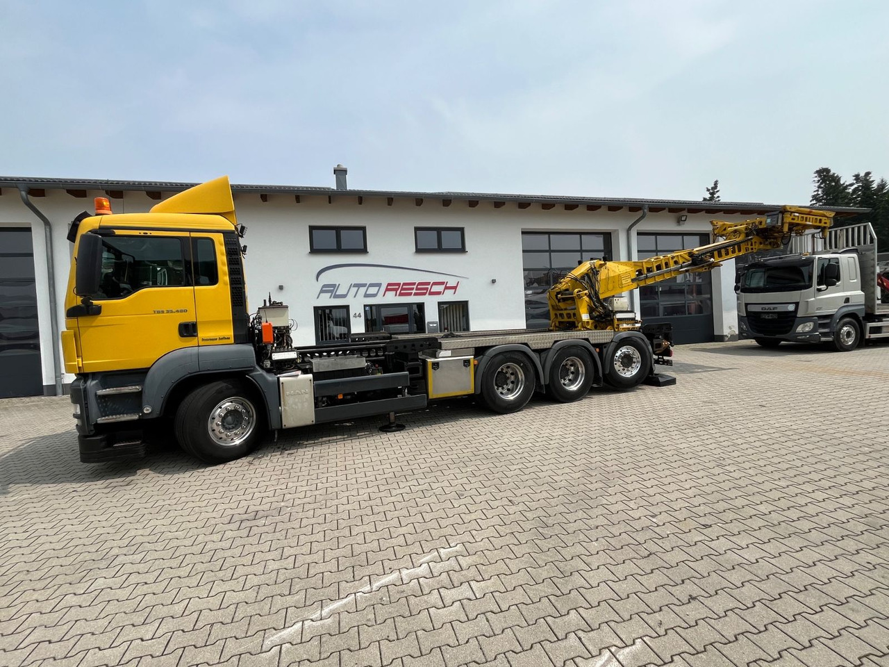 MAN TGS 35.480 8x4-4BL Deuringer Garagentransporter - Truk derek: gambar 4 MAN TGS 35.480 8x4-4BL Deuringer Garagentransporter - Truk derek: gambar 4