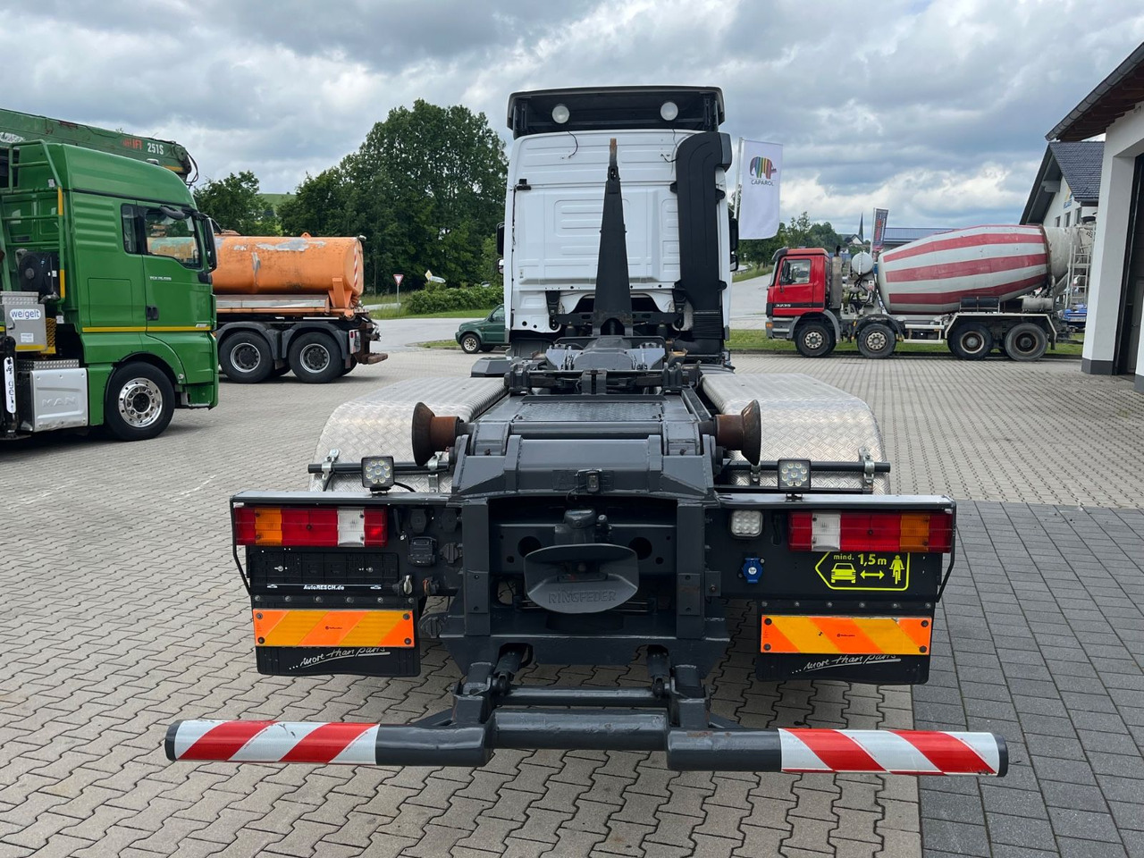 Mercedes-Benz Actros 2544 MP3 Abrollkipper original 84.000KM - Hook lift: gambar 5 Mercedes-Benz Actros 2544 MP3 Abrollkipper original 84.000KM - Hook lift: gambar 5