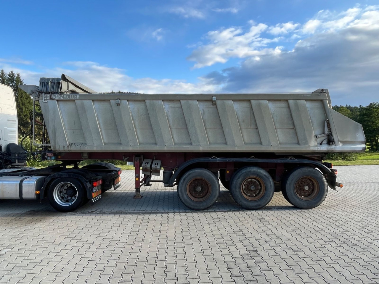 Schwarzmüller 3 Achs Alu Kippmulde Trommelbremse - Semi-trailer jungkit: gambar 4 Schwarzmüller 3 Achs Alu Kippmulde Trommelbremse - Semi-trailer jungkit: gambar 4