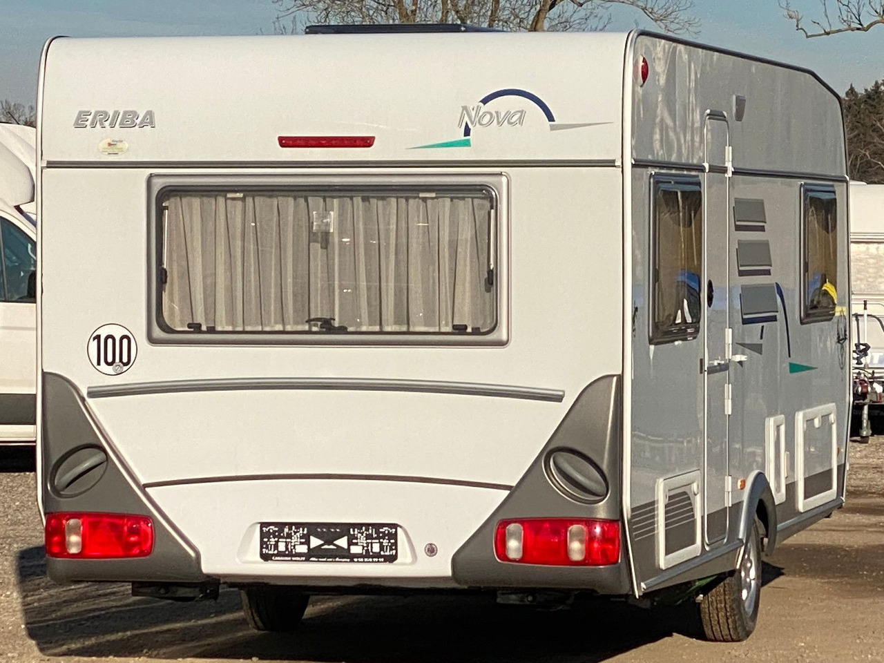 HYMER / ERIBA / HYMERCAR Nova 530 Swing mit Längsbetten und Moser, top Zu - Karavan: gambar 4 HYMER / ERIBA / HYMERCAR Nova 530 Swing mit Längsbetten und Moser, top Zu - Karavan: gambar 4