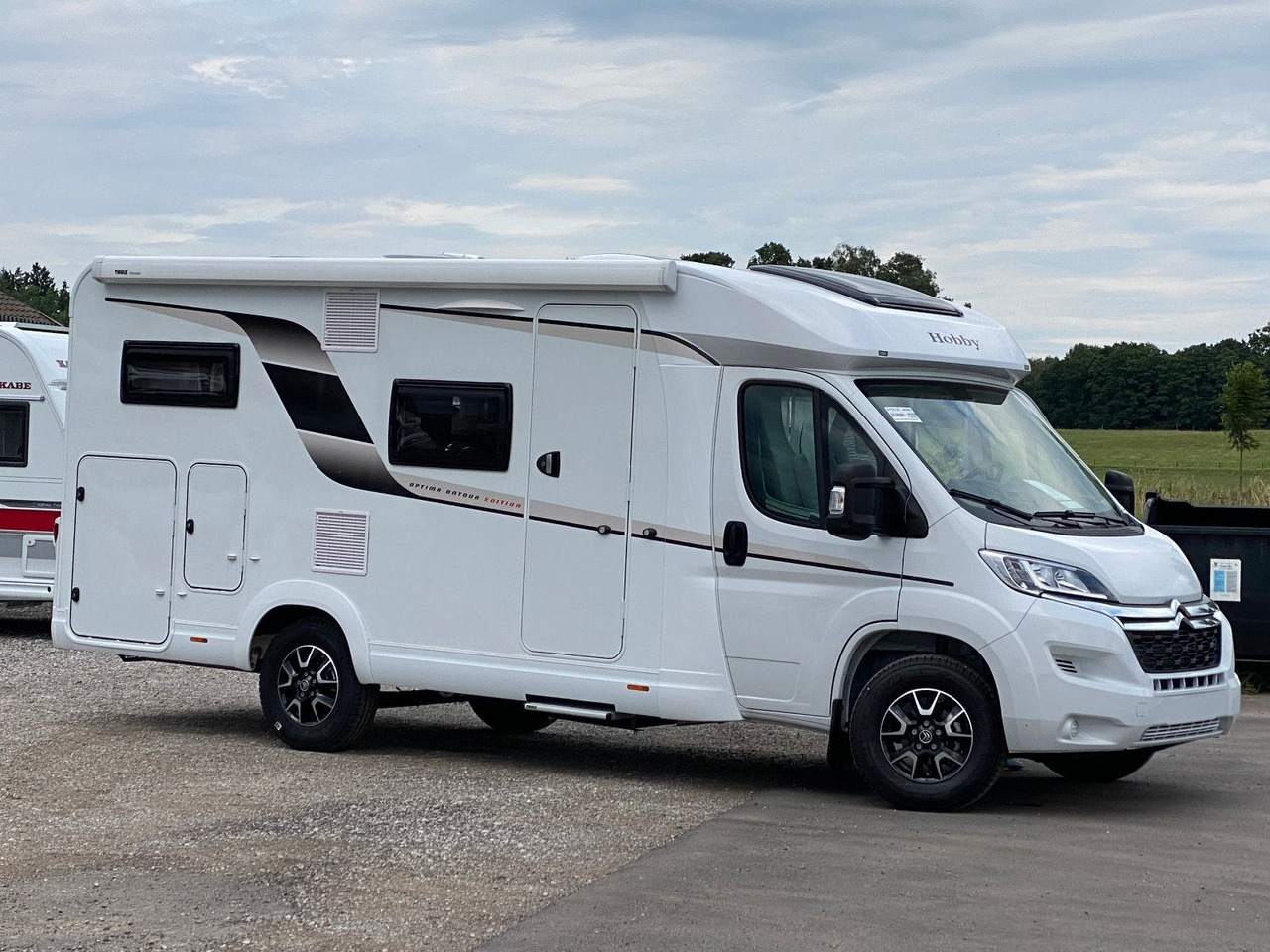 Hobby OPTIMA ONTOUR EDITION V65 GE NAVI MARKISE SAT - Mobil rumah semi-terintegrasi: gambar 2 Hobby OPTIMA ONTOUR EDITION V65 GE NAVI MARKISE SAT - Mobil rumah semi-terintegrasi: gambar 2