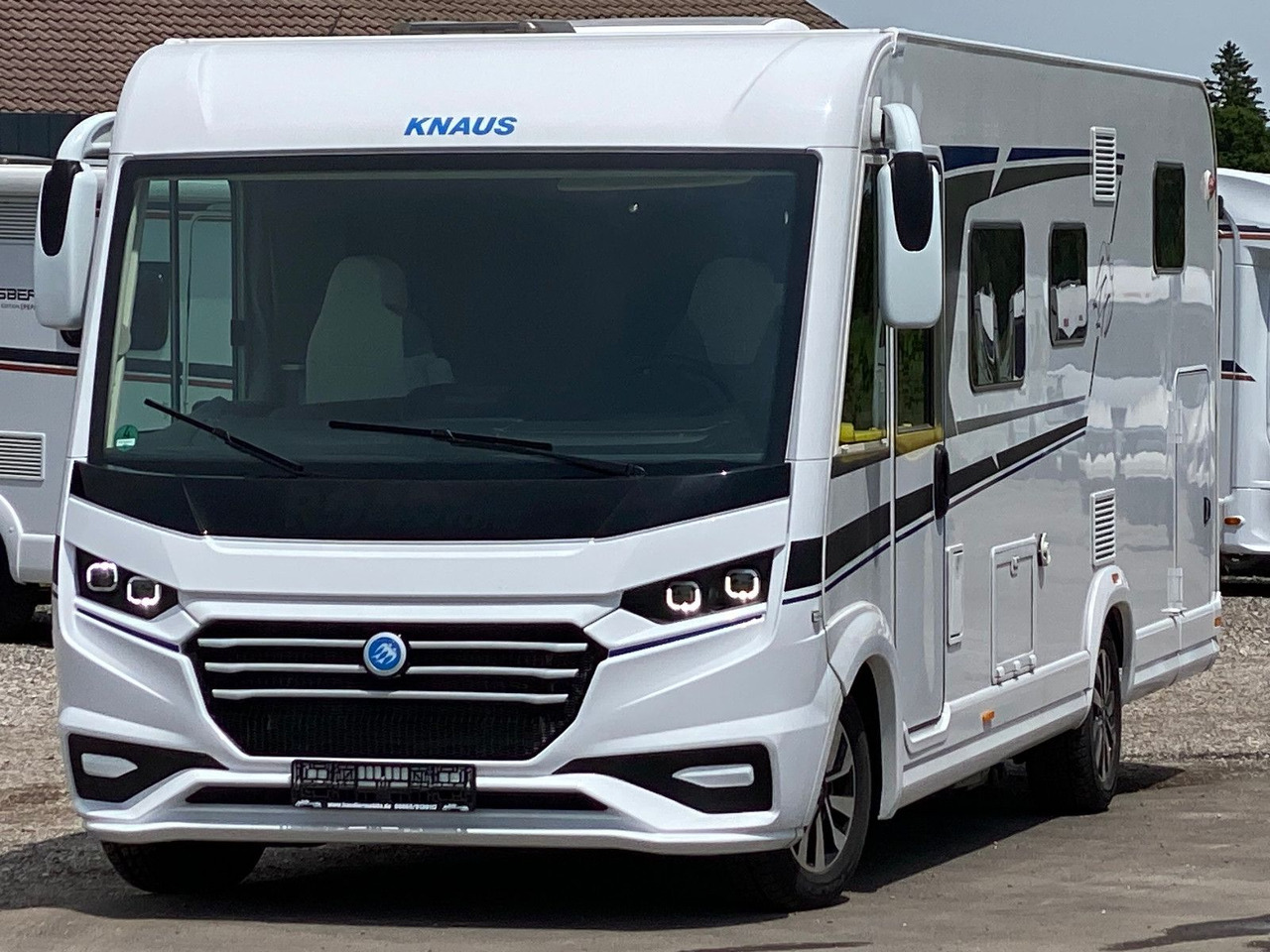 Knaus Live I 700 MEG,Automatik, Längsbetten - Mobil rumah terintegrasi: gambar 2 Knaus Live I 700 MEG,Automatik, Längsbetten - Mobil rumah terintegrasi: gambar 2