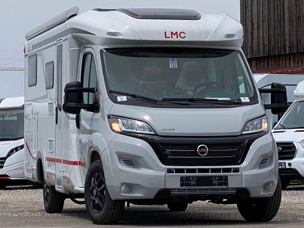 LMC Cruiser V 646 G, SAT, Navi, Sondermodell,16 Zoll - Mobil rumah semi-terintegrasi: gambar 1 LMC Cruiser V 646 G, SAT, Navi, Sondermodell,16 Zoll - Mobil rumah semi-terintegrasi: gambar 1