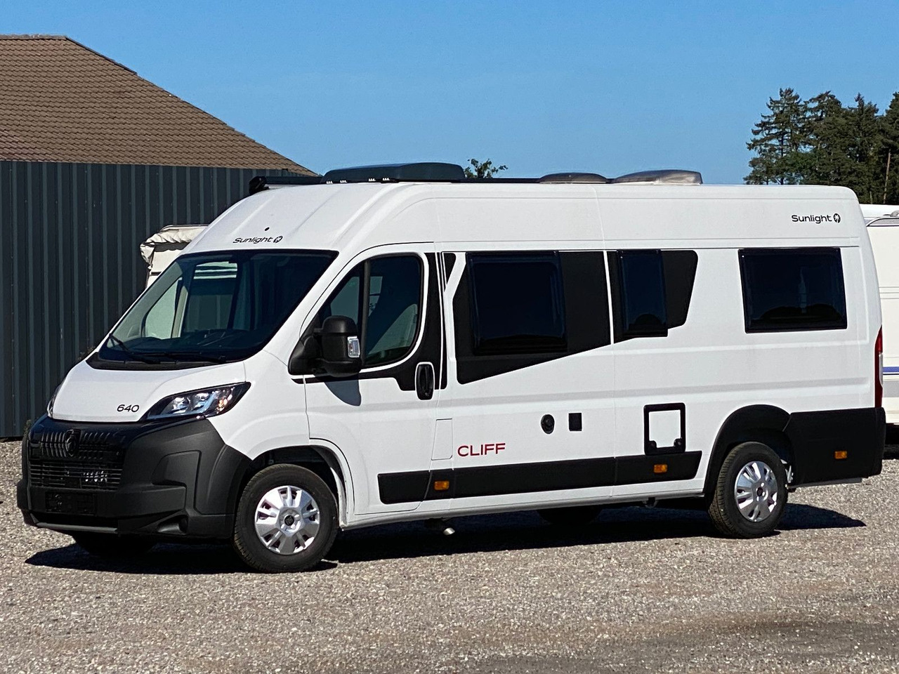 Sunlight Cliff 640 mit Längsbetten,Modell 25 - Mobil kemping: gambar 4 Sunlight Cliff 640 mit Längsbetten,Modell 25 - Mobil kemping: gambar 4