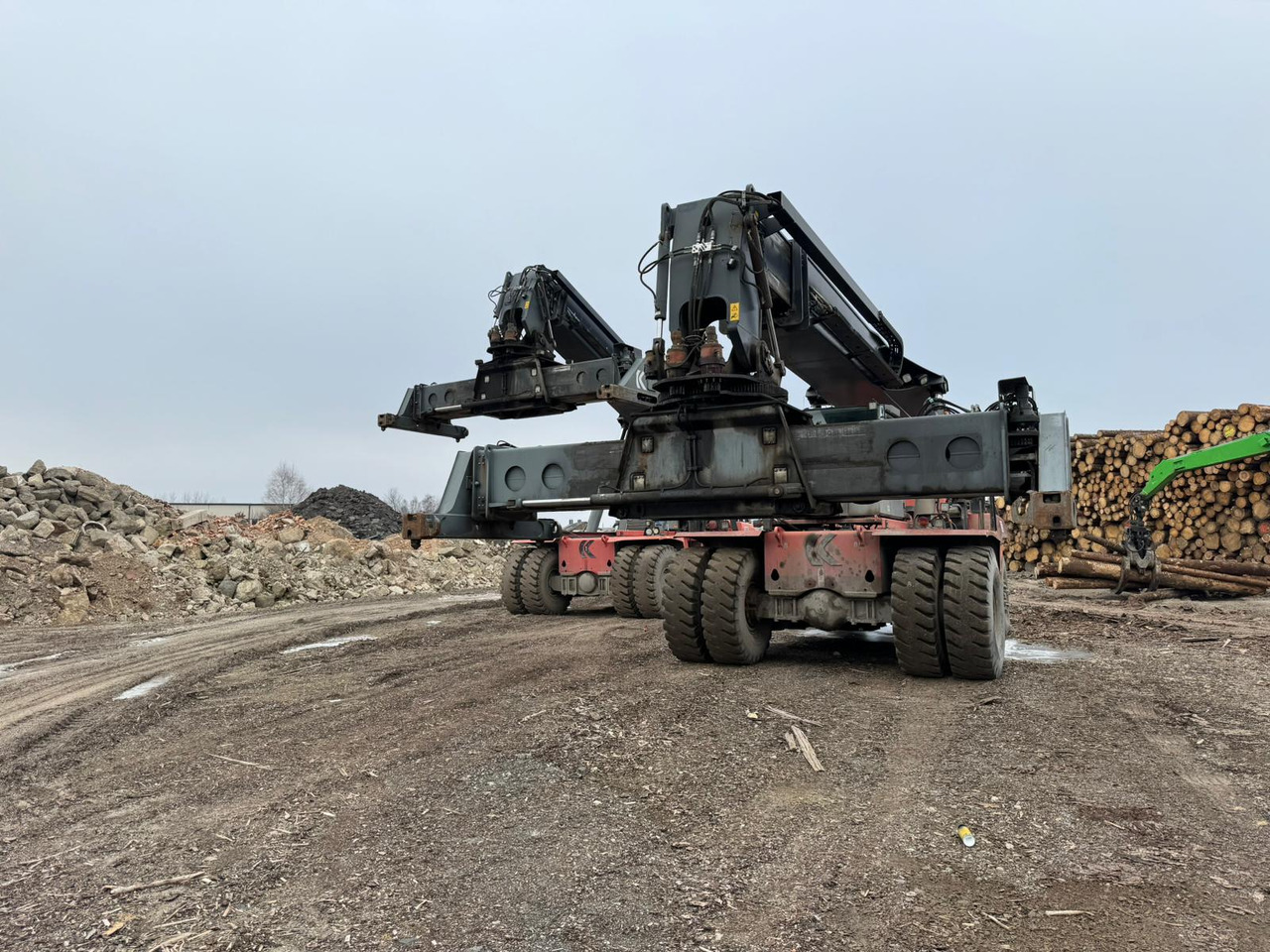 KALMAR DRF420-60S5 BJ: 2007 BStd: 32773h - Penanganan kontainer: gambar 2 KALMAR DRF420-60S5 BJ: 2007 BStd: 32773h - Penanganan kontainer: gambar 2